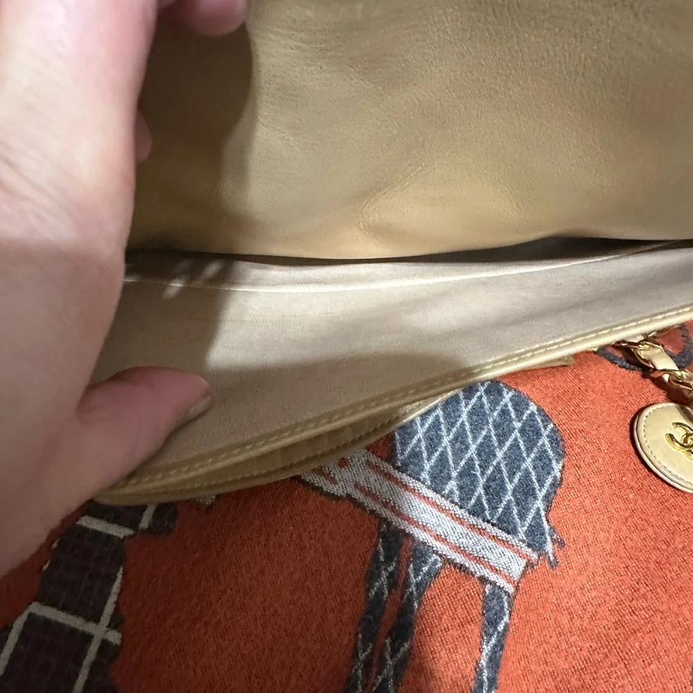 CHANEL❤️🌟 1072727 VINTAGE TAN QUILTED LAMBSKIN ALL LEATHER TOTE BAG⭐️ - Picture 7 of 12